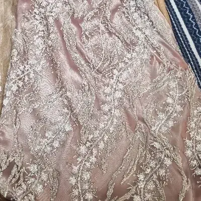 بسیار شیک|لباس|قم, بنیاد|دیوار