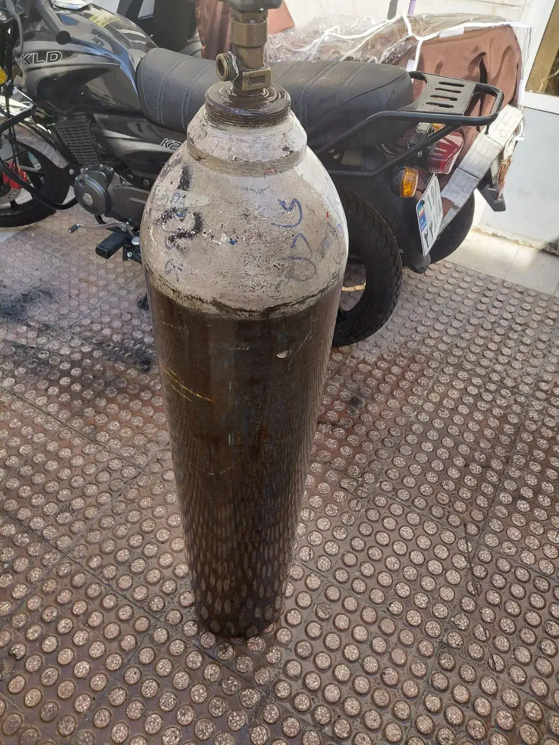 کپسول هوا|ابزارآلات|تهران, سبلان (لشگر)|دیوار