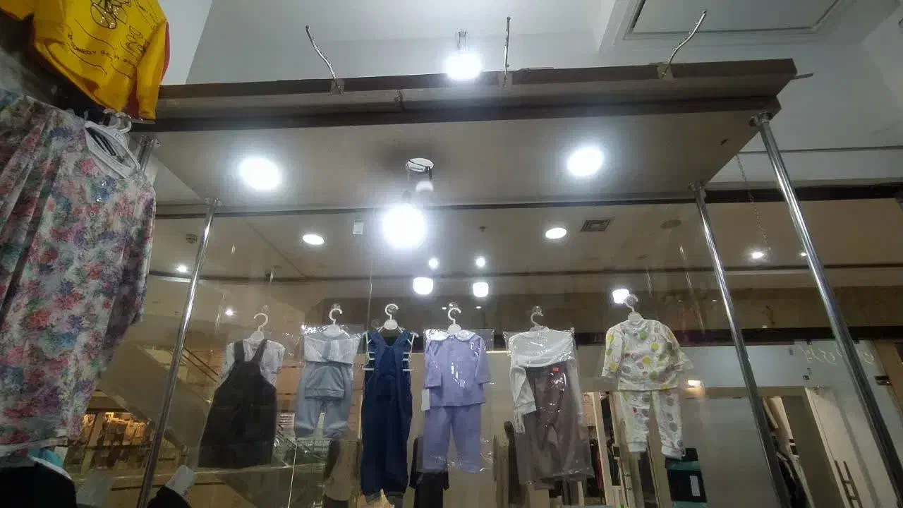 دکور لباس|فروشگاه و مغازه|مشهد, عیدگاه|دیوار