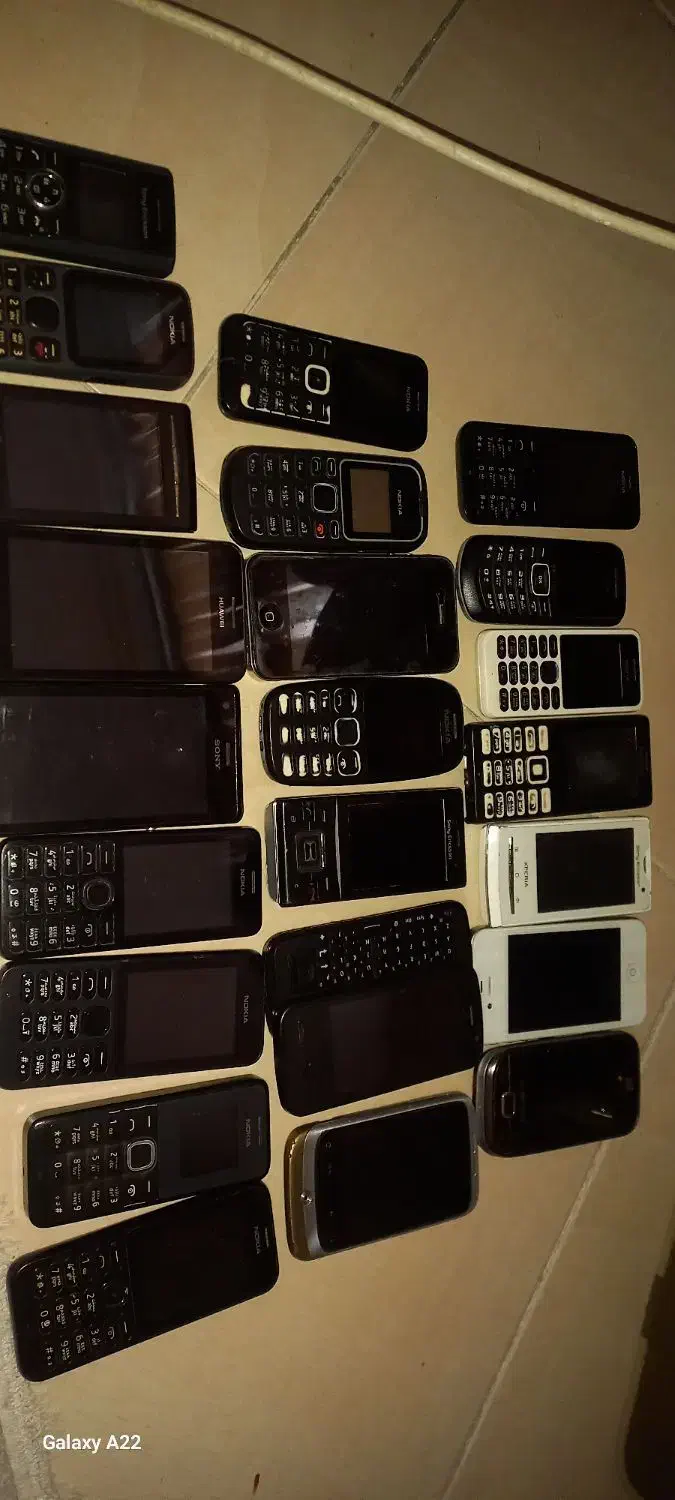 26عدد گوشی نوکیا وسامسونگ وهوای. سونی|موبایل|تهران, نیاوران|دیوار