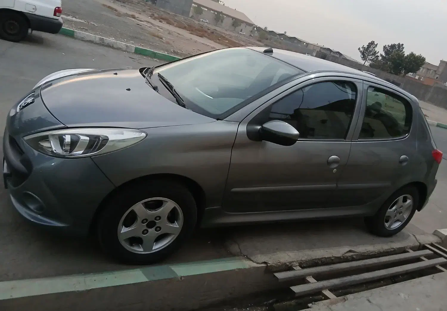 ۲۰۷ اتوماتیک مدل ۹۷|خودرو سواری و وانت|ری, فیروزآباد|دیوار