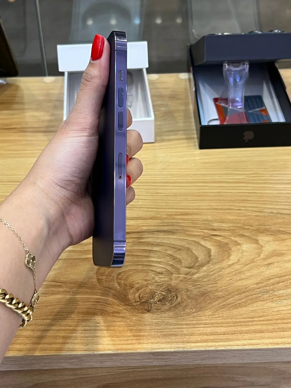 Apple 14 pro|موبایل|شیراز, فخرآباد (دروازه کازرون)|دیوار