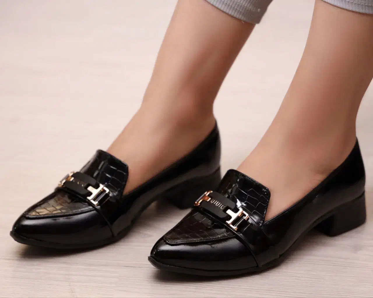 انواع کفش دمپایی ورق بزنید و توضیحات خوانده بشه|کیف، کفش، کمربند|اردبیل, |دیوار