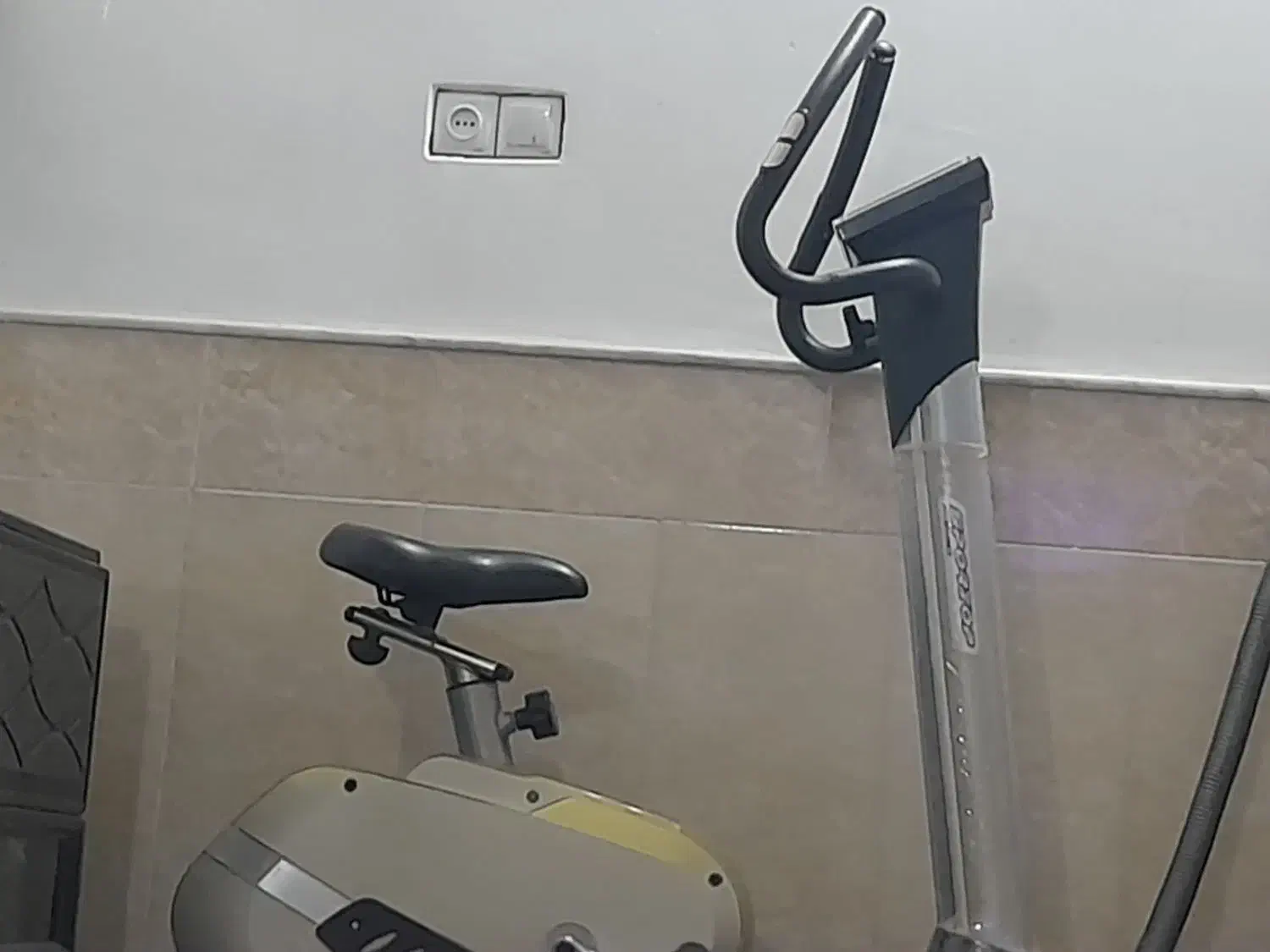 دوچرخه ثابت درحد نو|تجهیزات ورزشی|قم, نیروگاه|دیوار