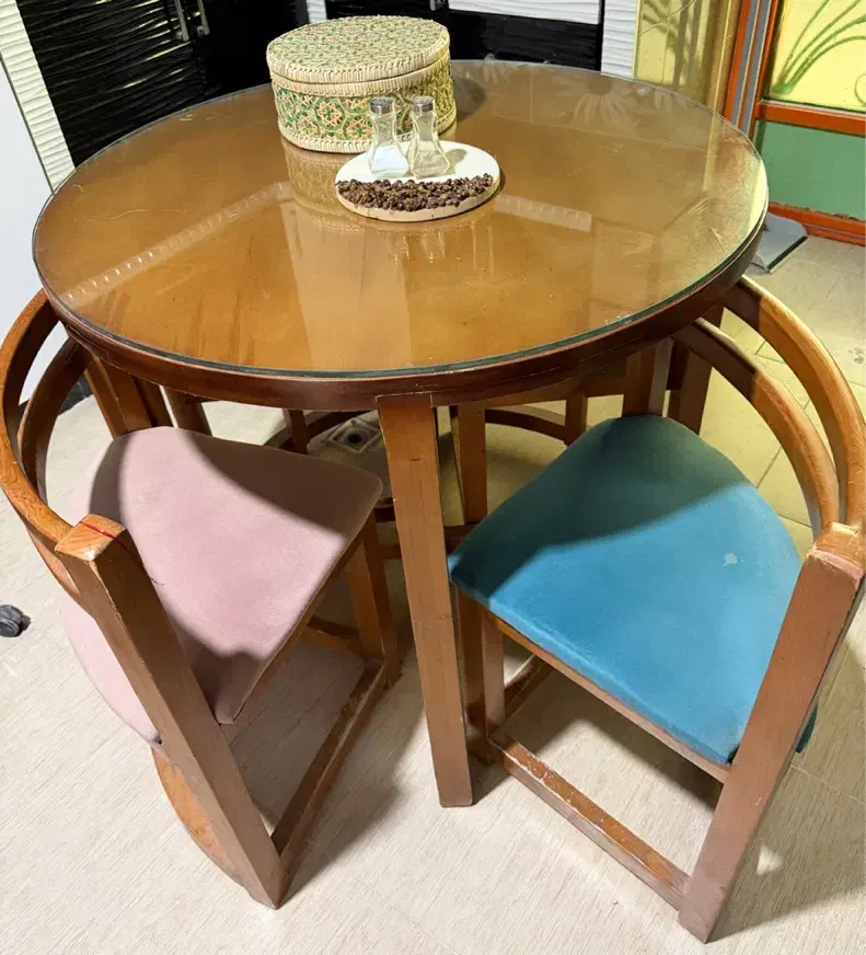 صندلی|میز و صندلی غذاخوری|قشم, |دیوار