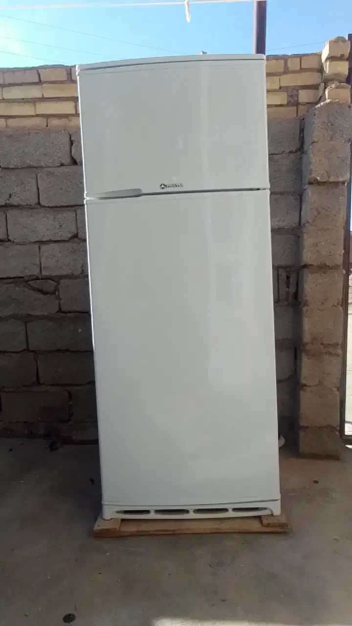 یک عدد یخچال فیلور حدود نو قیمت توافقی|یخچال و فریزر|تکاب, |دیوار