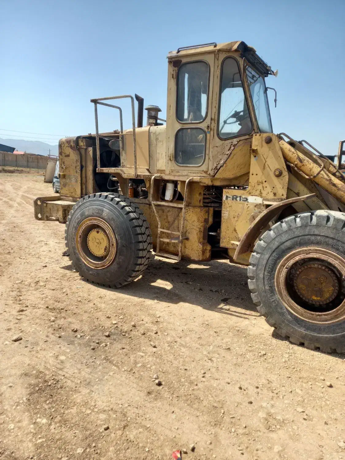 لودر اف آر ۱۵|خودرو سنگین|زنجان, |دیوار