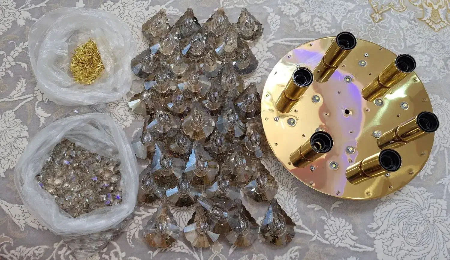 لوستر|لوستر و چراغ آویز|رشت, گلباغ نماز|دیوار