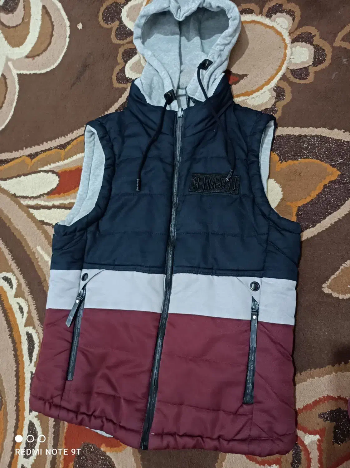 کاپشن و پافر|لباس|آوج, |دیوار