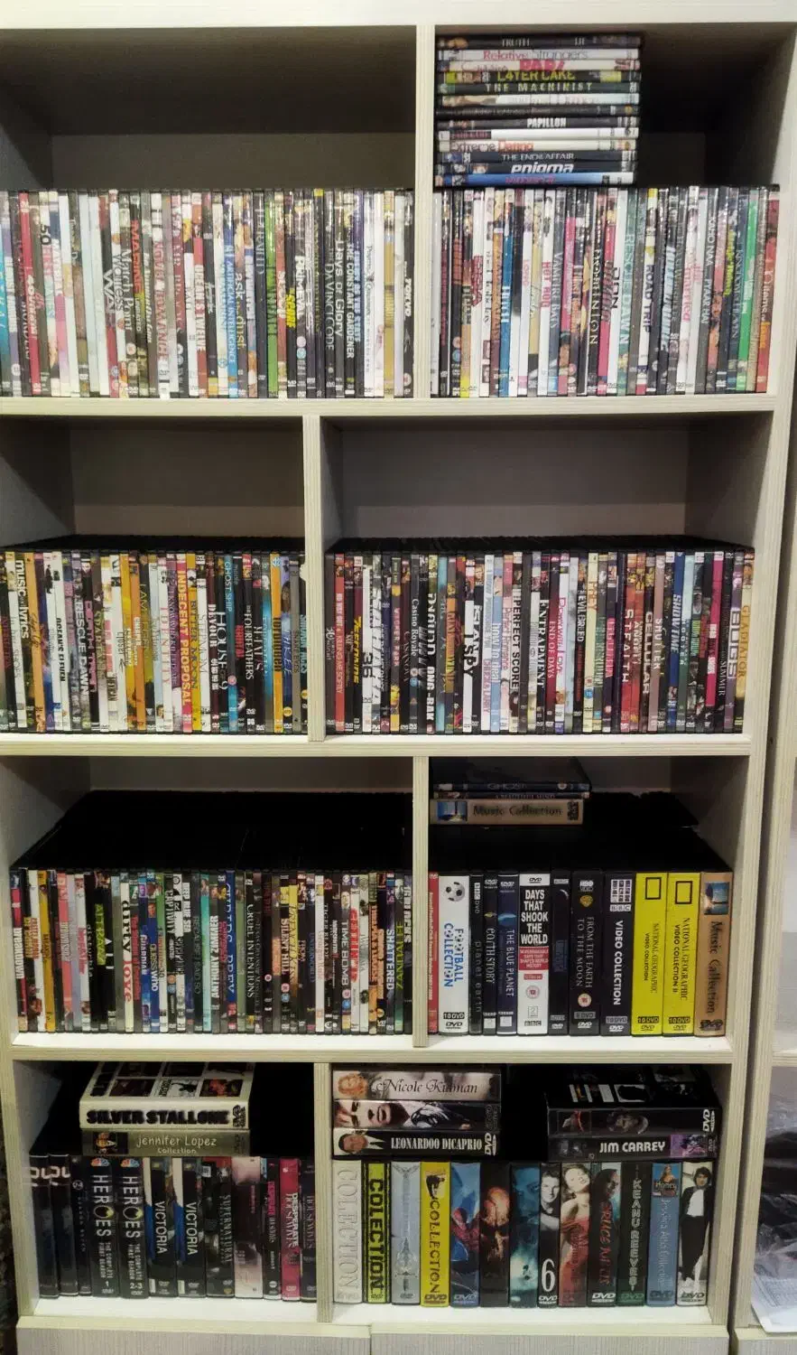 فروش کلی آرشیو منحصر به فرد فیلم و سریال|حراج|تهران, نارمک|دیوار