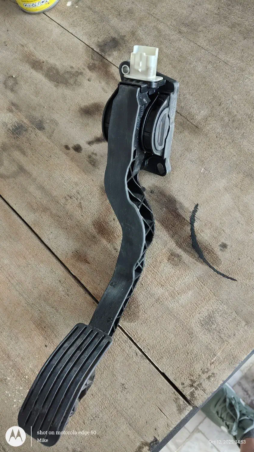 ECU و سنسور پدال گاز و دینام ۲۰۶ تیپ ۵ و ۶|قطعات یدکی و لوازم جانبی|تهران, امانیه|دیوار