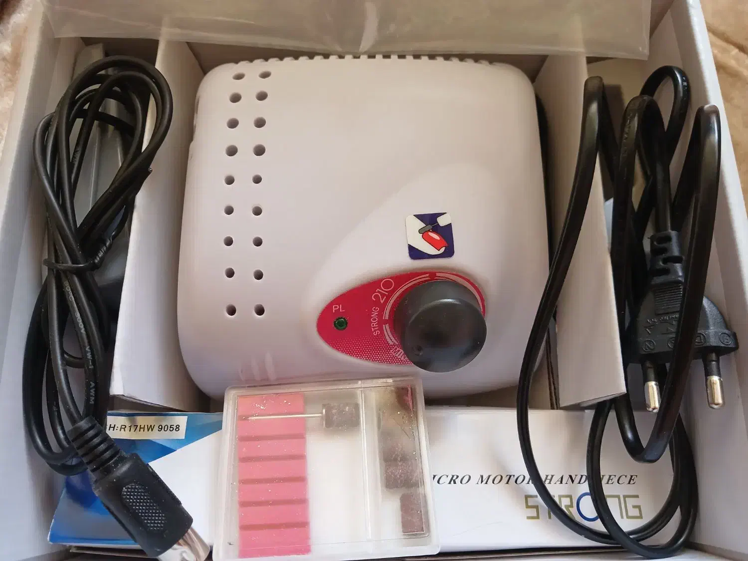 وسایل کاشت ناخن|آرایشگاه و سالن‌های زیبایی|مرودشت, ژیان|دیوار