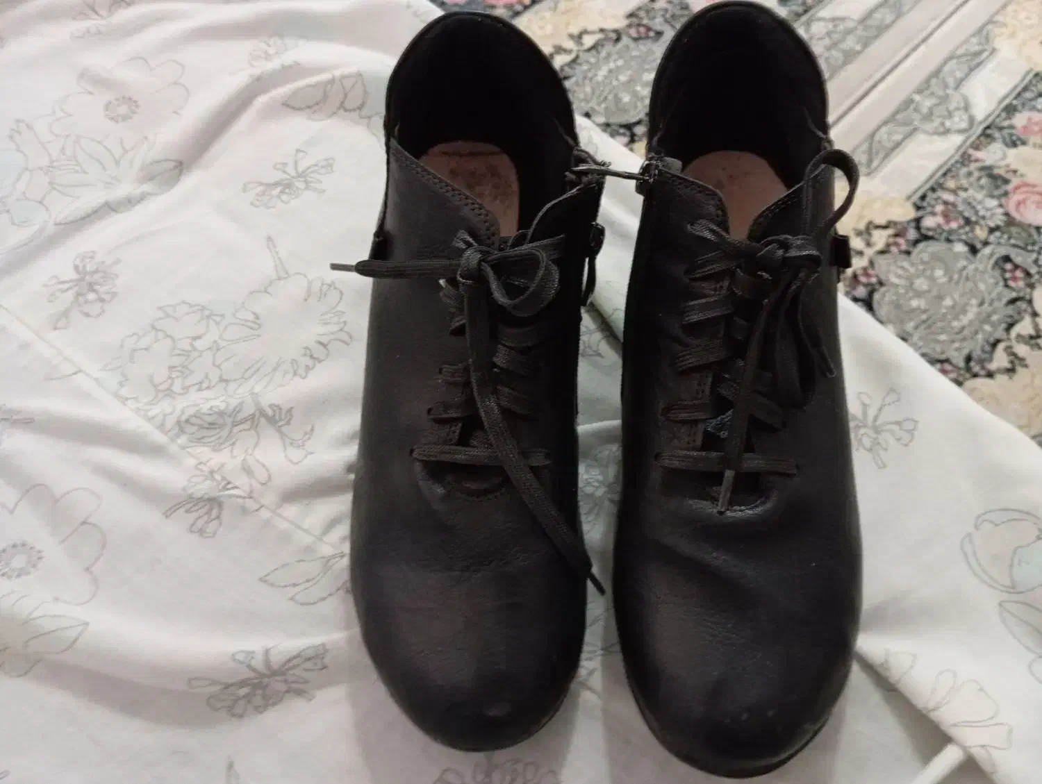 کفش بوت زنانه|کیف، کفش، کمربند|صدرا-فارس, فاز ۱|دیوار