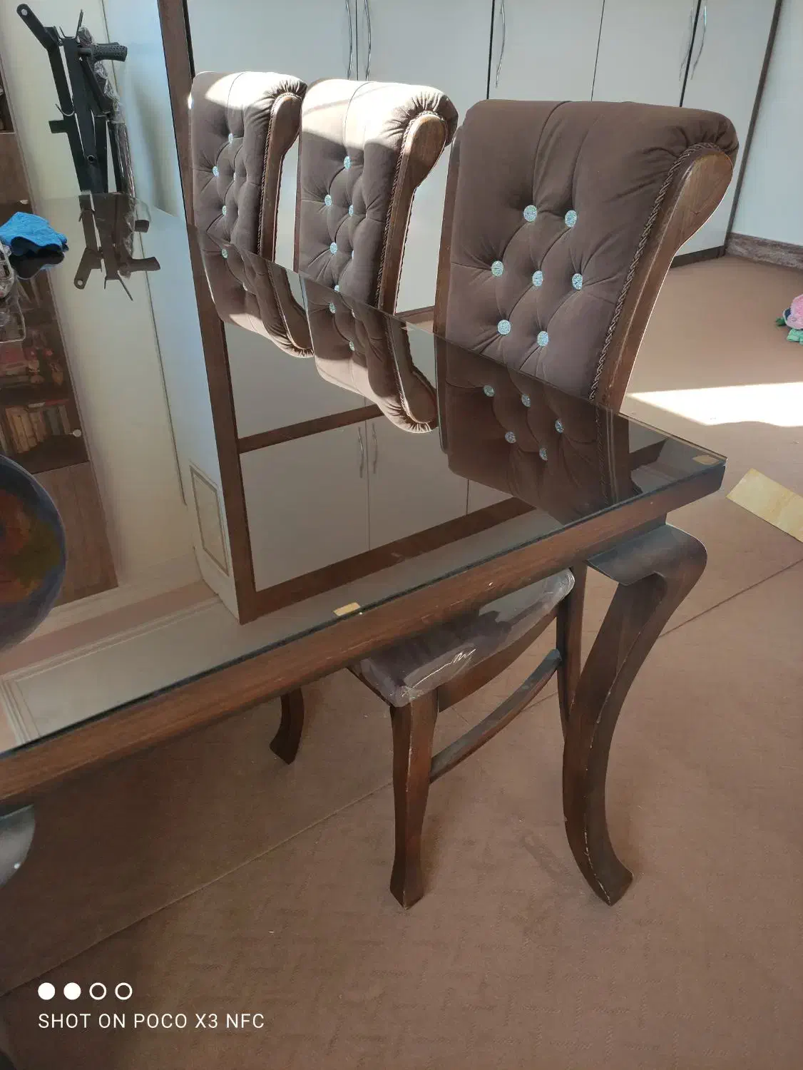 میز نهار خوری|میز و صندلی غذاخوری|شاهین‌شهر, فردوسی|دیوار