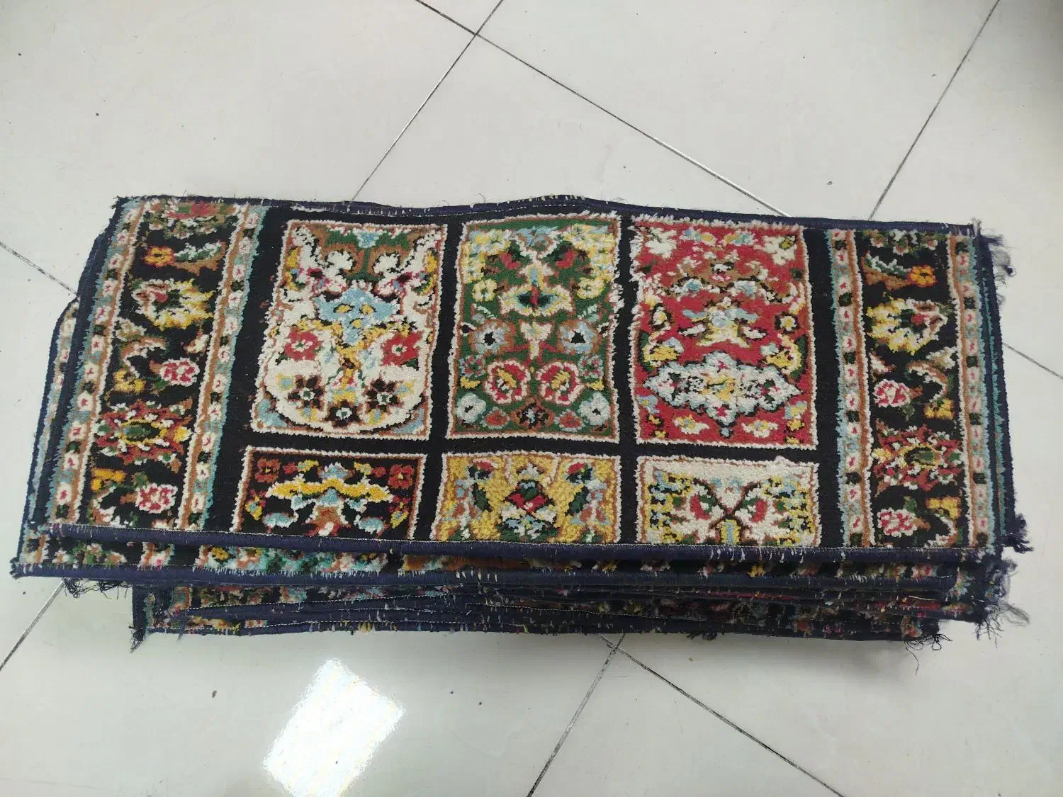 گلیم و رو پله ای|گلیم، جاجیم، گبه|سنندج, |دیوار