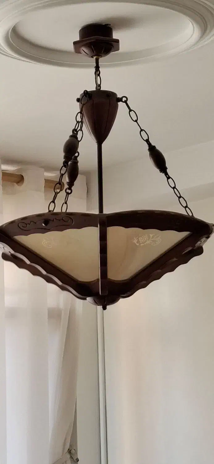 لوسرچوبی با دیوارکوب و لوستر سه شاخه کریستالی|لوستر و چراغ آویز|کرج, باغستان|دیوار