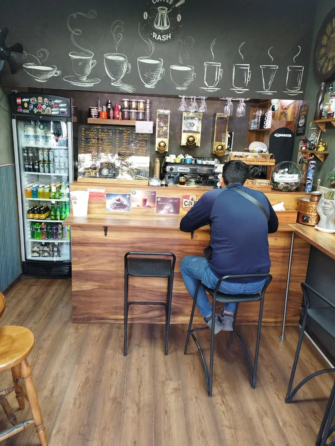 باریستا آقا با سابقه کار|استخدام خدمات فروشگاه و رستوران|تهران, پرستار|دیوار
