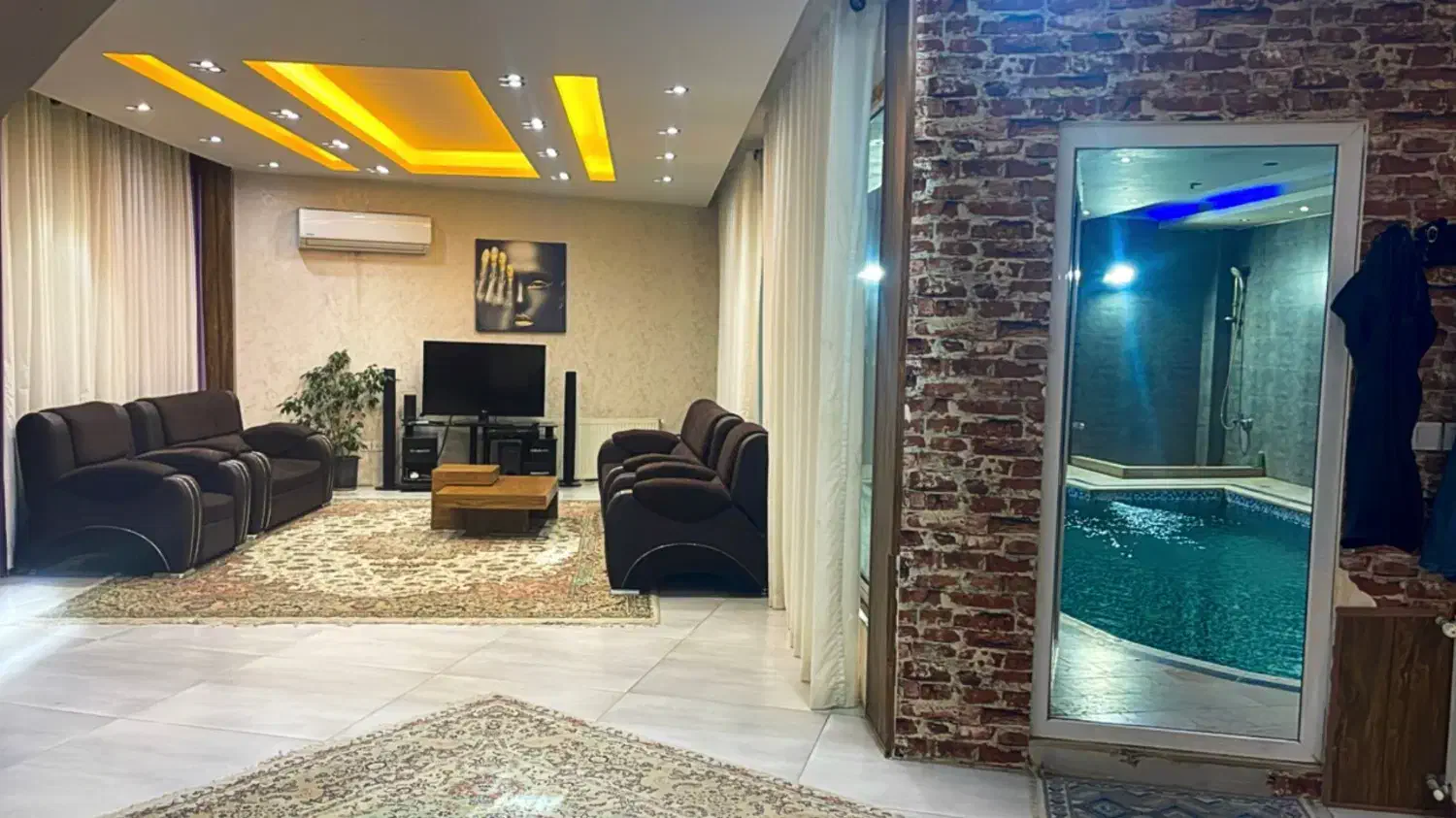 اجاره روزانه ویلااستخر دار مجلل ساحلی محمود اباد|اجارهٔ کوتاه‌مدت ویلا و باغ|سرخرود, |دیوار