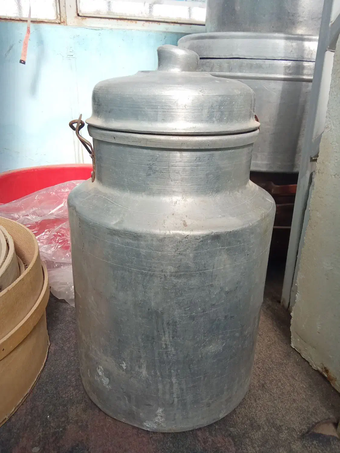 دبه روحی شیر ده لیتری|ظروف نگهدارنده، پلاستیکی، یک‌بارمصرف|رفسنجان, |دیوار