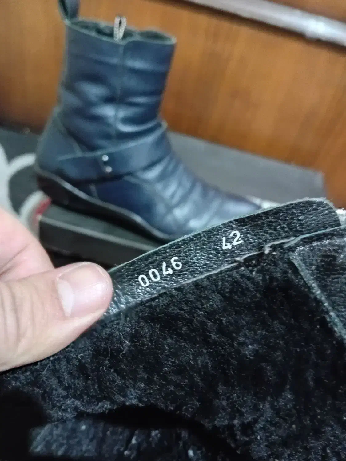 نیم بوت خارجی چرم داخل خزدار گژوال سایز ۴۲|کیف، کفش، کمربند|تهران, امام زاده عبدالله|دیوار