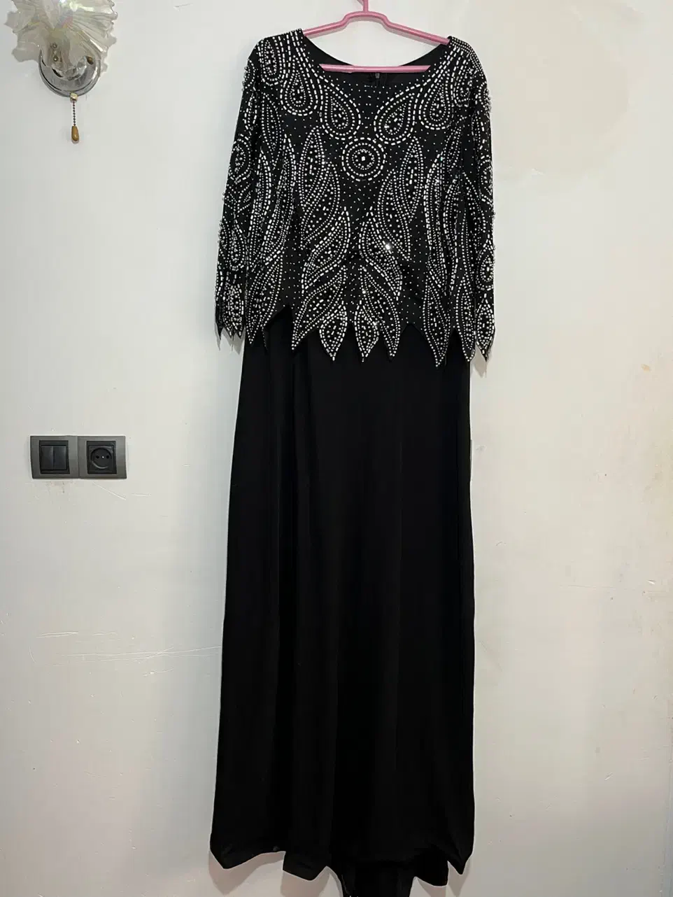 لباس مجلسی|لباس|اطاقور, |دیوار