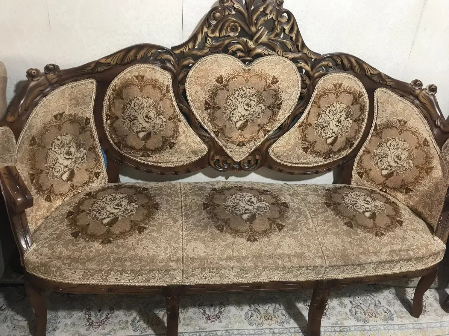 مبل سلطنتی دست ساز با چوب راش|مبلمان خانگی و میز عسلی|کاشان, راوند|دیوار