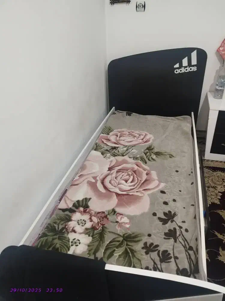 فروش دو عدد تخت خواب تمام ام دی اف|تخت و سرویس خواب|شیراز, شهرک صدا و سیما|دیوار