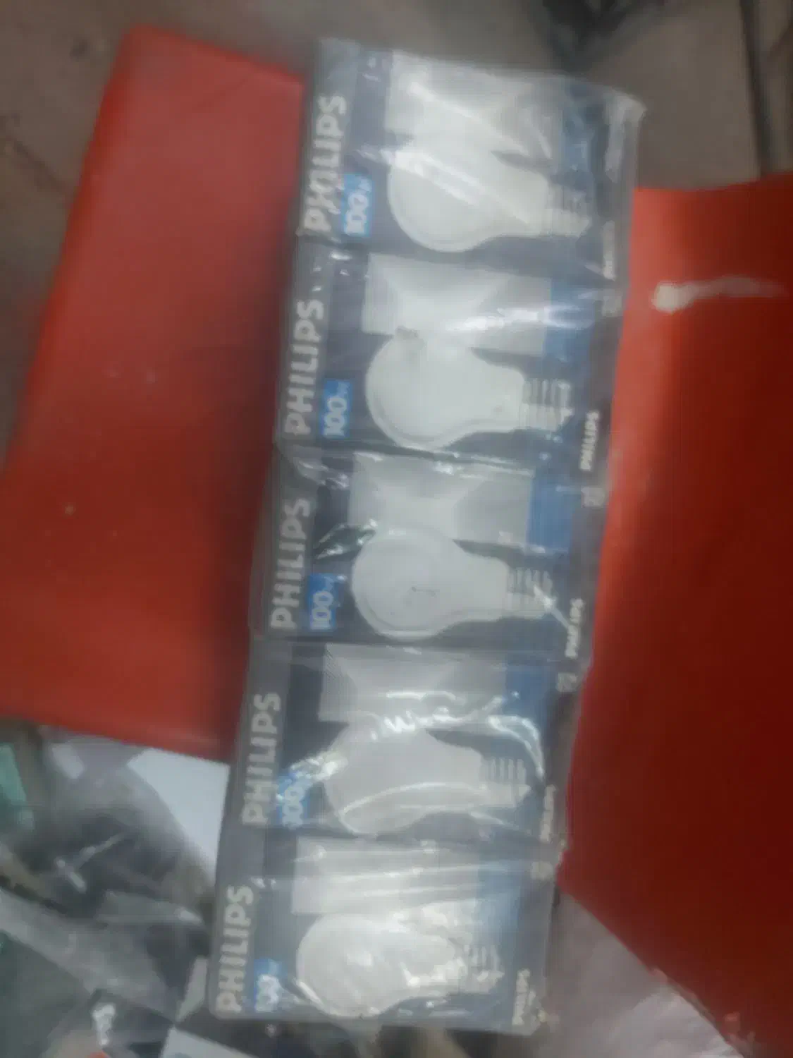 تعدادی لامپ نو قدیمی برنده ای معتبر نو|لامپ و چراغ|تهران, شهرک دانشگاه|دیوار