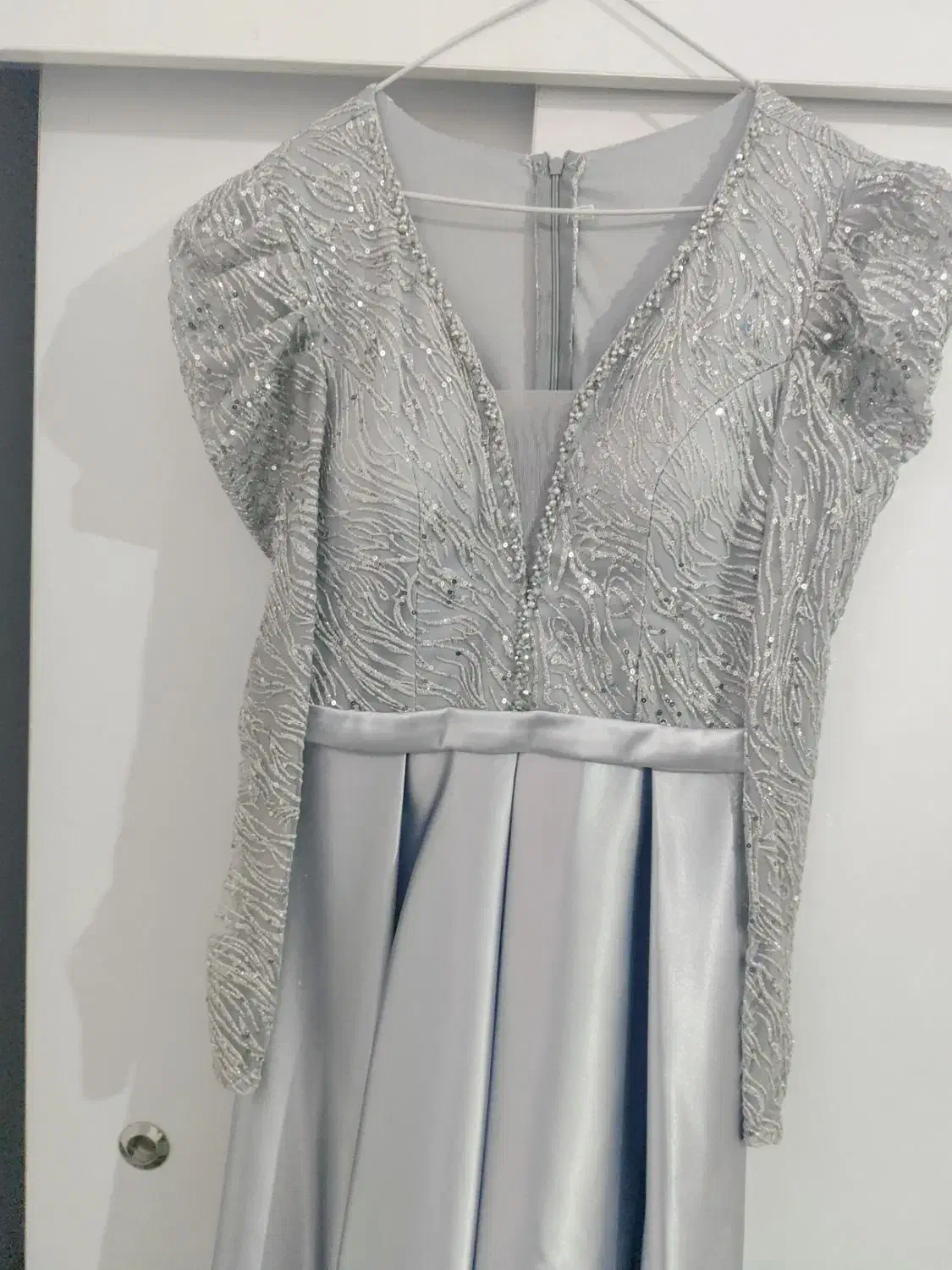 لباس مجلسی|لباس|هشتگرد, مدرس|دیوار