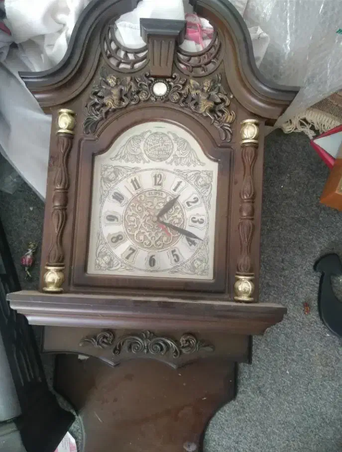 تعدادی ساعت دیواری|ساعت دیواری و تزئینی|آزادشهر, |دیوار