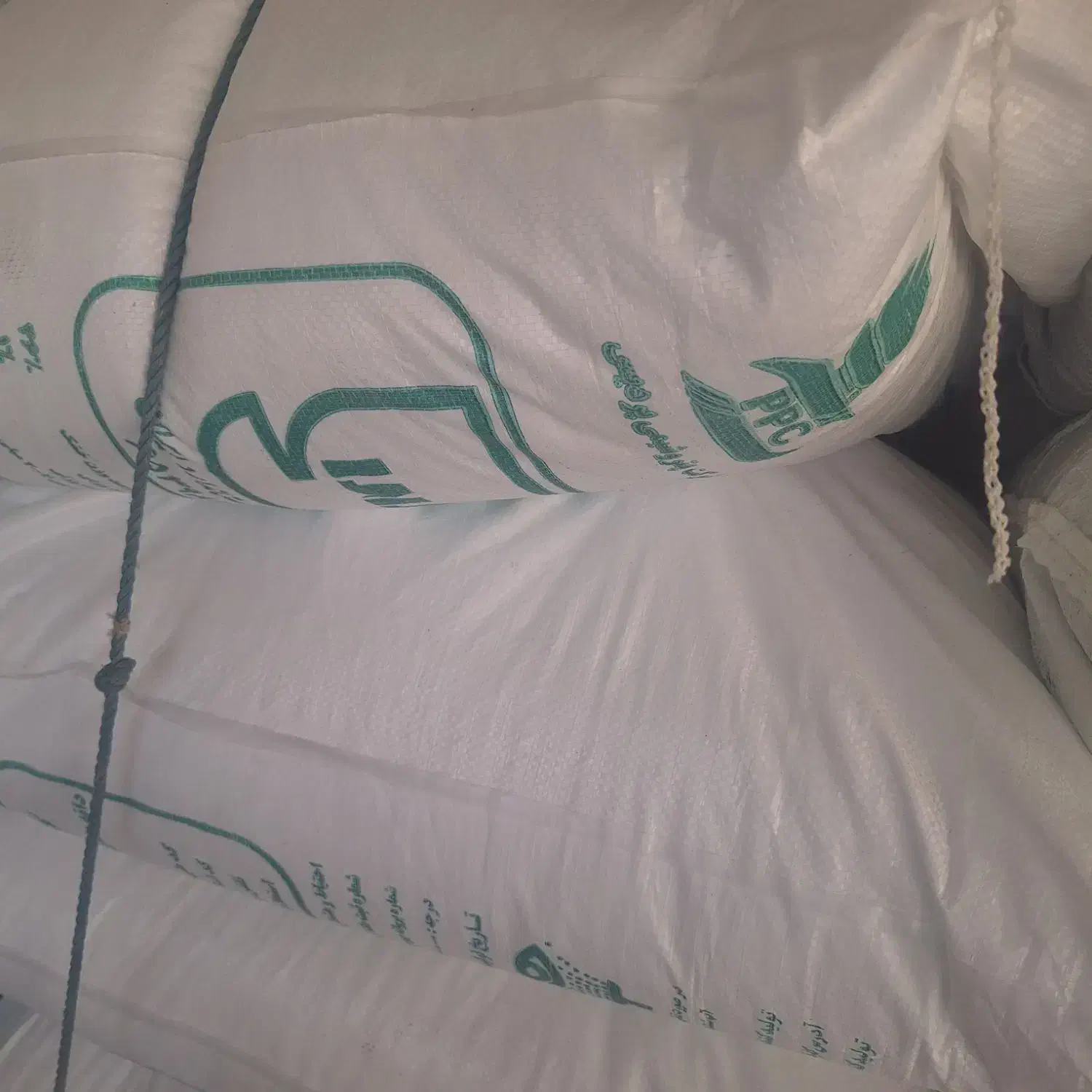 کود اوره وپتاس وفسفات ۴۶ درصد|گل و گیاه طبیعی|کاکی, |دیوار