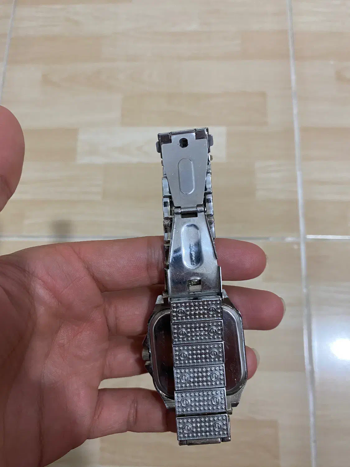 ساعت مچی|ساعت|گرگان, |دیوار