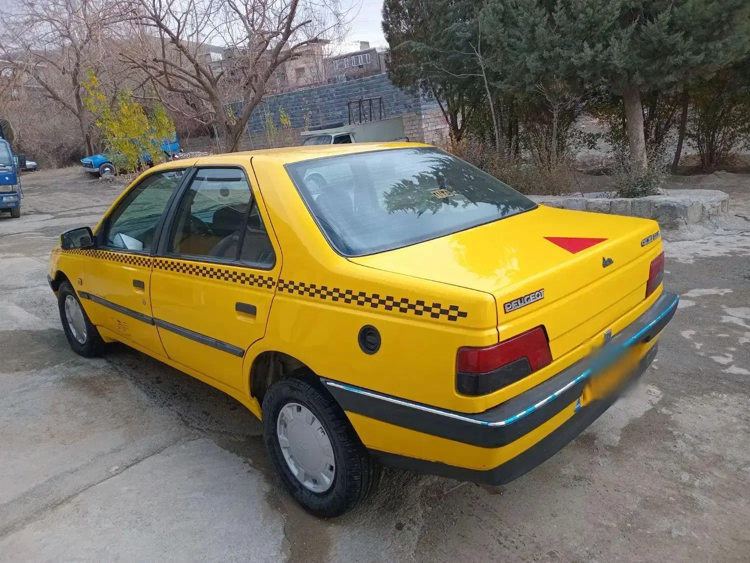 پژو۴۰۵|خودرو سواری و وانت|سنندج, |دیوار