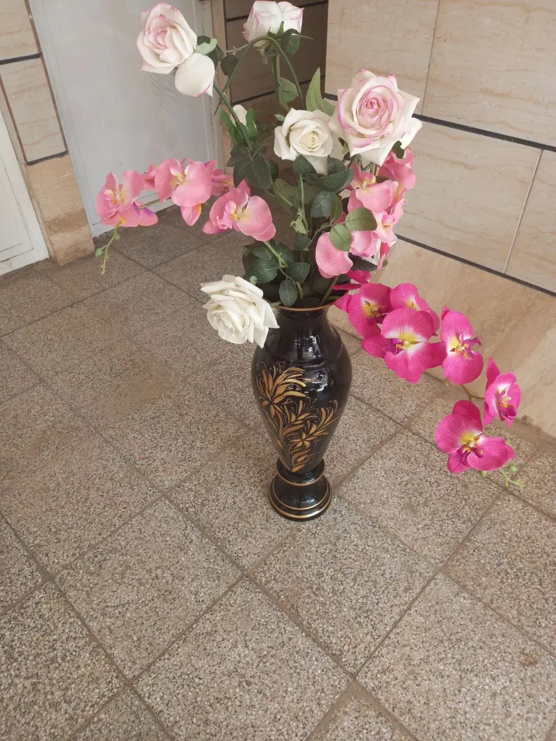 گل و گلدان بزرگ|گل مصنوعی|قزوین, |دیوار