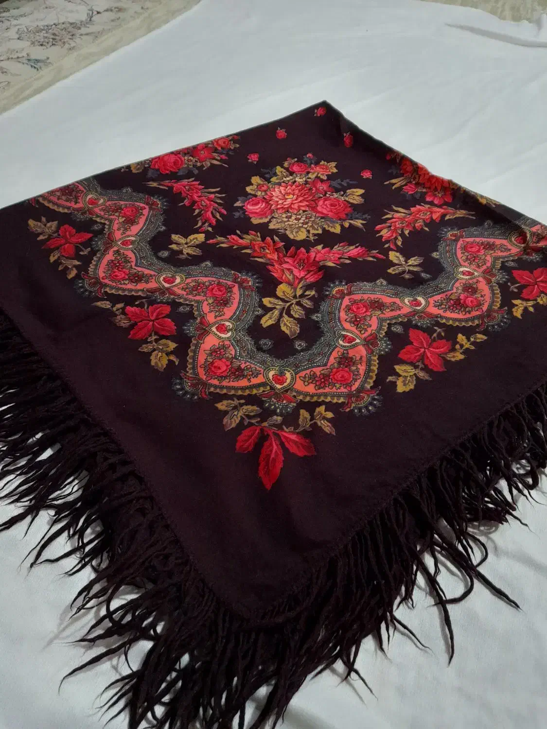 رومیزی های یلدایی|کلکسیون اشیاء عتیقه|نیشابور, دارایی|دیوار