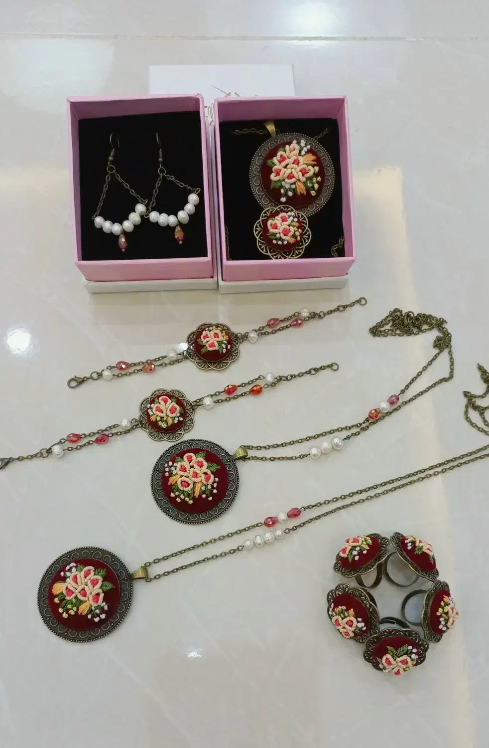 انواع اکسسوری دستساز گلدوزی|زیورآلات و اکسسوری|اسدآباد, |دیوار