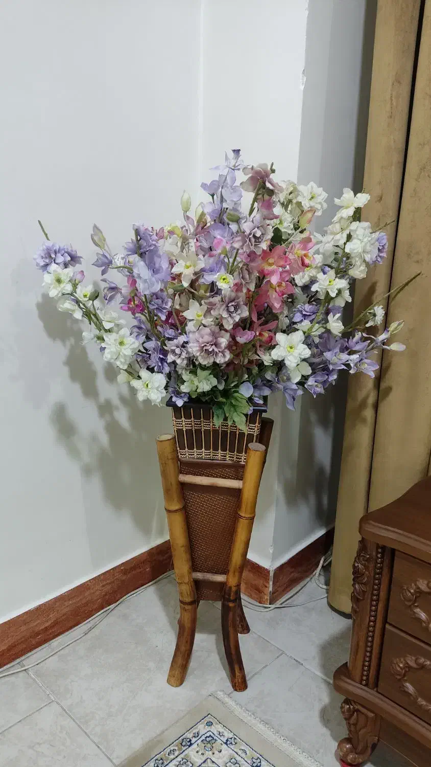 گل وگلدان پردرحدنوشیک|گل مصنوعی|قدس, شهرقدس|دیوار