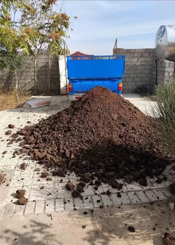 کودگاوی کود حیوانی ورمی کود گاوی آستان قدس رضوی|خدمات باغبانی و درختکاری|مشهد, عسگریه|دیوار