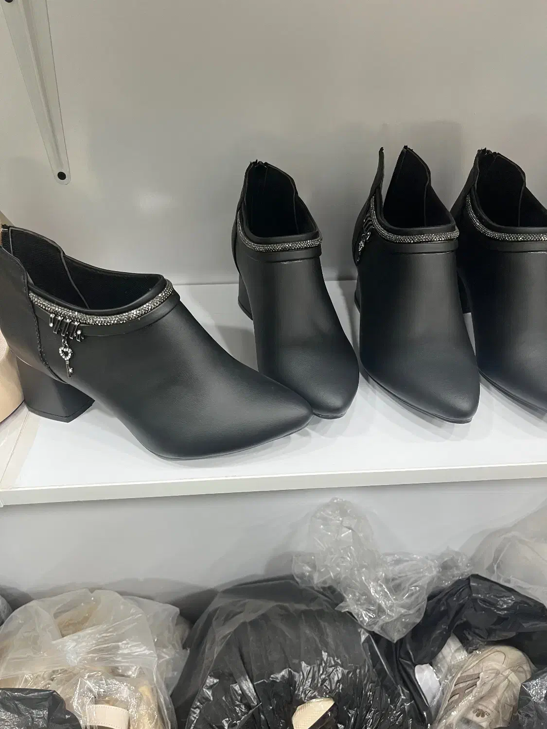 نیم بوت زنانه ۴ مدل مختلف قیمت 1/280/000|کیف، کفش، کمربند|آق قلا, |دیوار