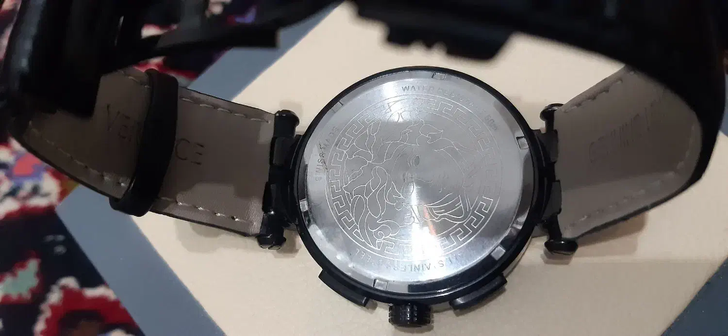 ساعت ورساچ اورجینال کرنوگراف سه موتوره|ساعت|صدرا-فارس, فاز ۱|دیوار