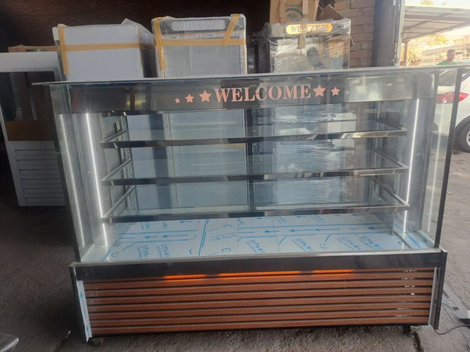 ویترینی ایستاده لبنیات قصابی کبابی قنادی پروئینی|فروشگاه و مغازه|تهران, شهرک آزادی|دیوار