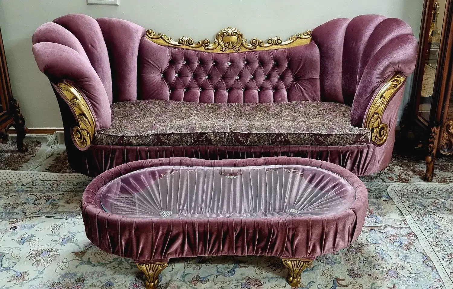 مبلمان ۷ نفره کلاسیک|مبلمان خانگی و میز عسلی|اصفهان, ارغوانیه|دیوار