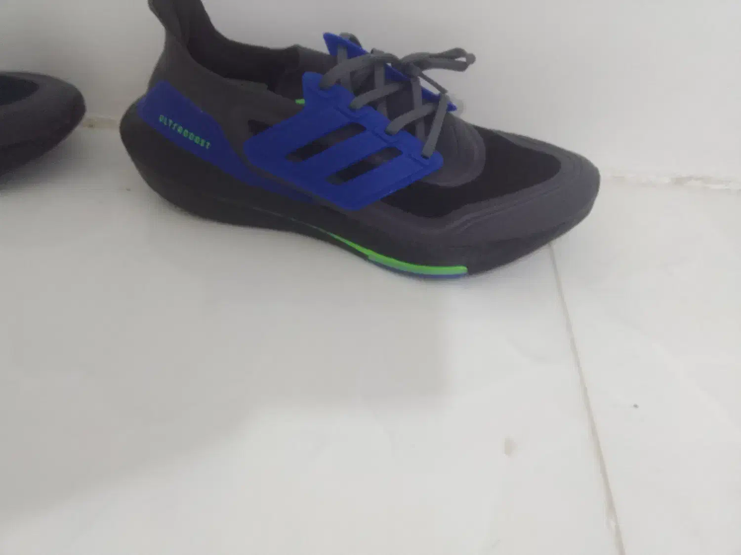 کفش آدیداس ultraboost(د8 میلیون زیر قیمت بازار)|کیف، کفش، کمربند|شیراز, صنایع الکترونیک|دیوار