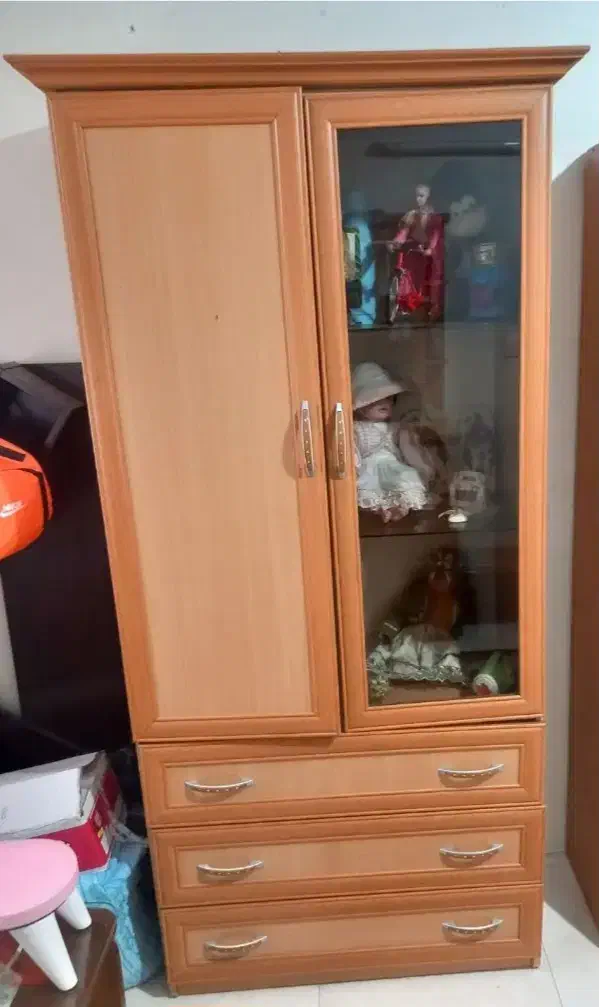 کمد و دراور|آرایشگاه و سالنهای زیبایی|همدان, |دیوار