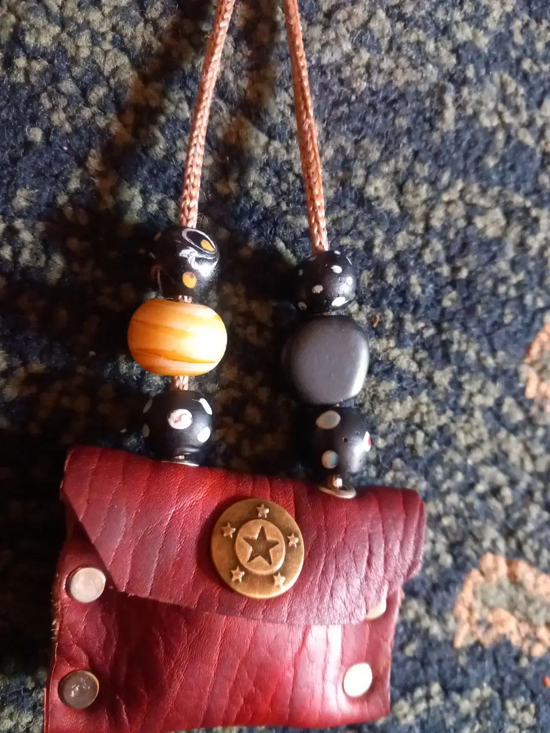 مهره چشم|جواهرات|مسجد سلیمان, |دیوار