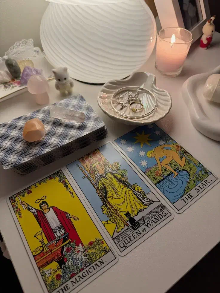 فالهای ارمنی و لهستانی/موکلدار/آیینه بینی/طالع بین|خدمات پذیرایی، مراسم|همدان, |دیوار