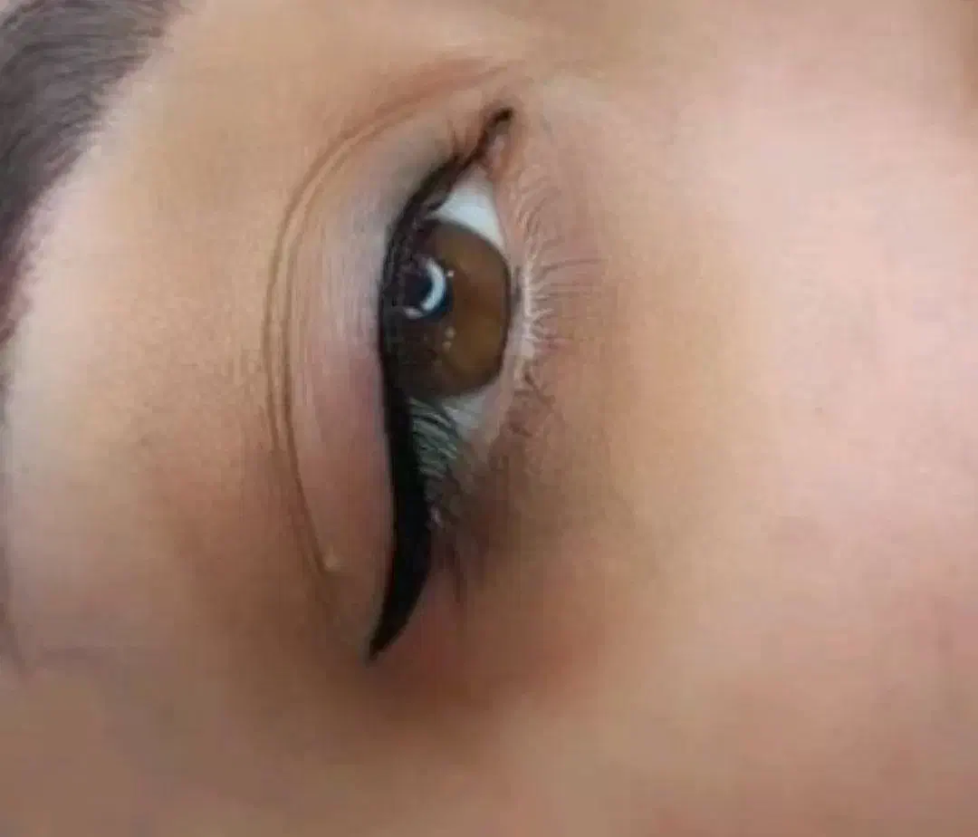 خط چشم زیبا و شید لب|خدمات آرایشگری و زیبایی|گنبد کاووس, |دیوار