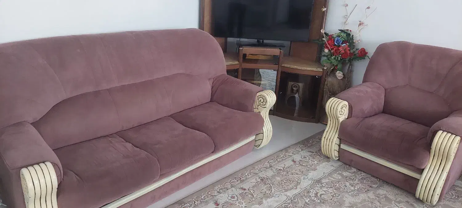 گنجه ومبل ۷نفره سالم وتمیز|مبلمان خانگی و میز عسلی|تربت‌حیدریه, حسنی بالا|دیوار