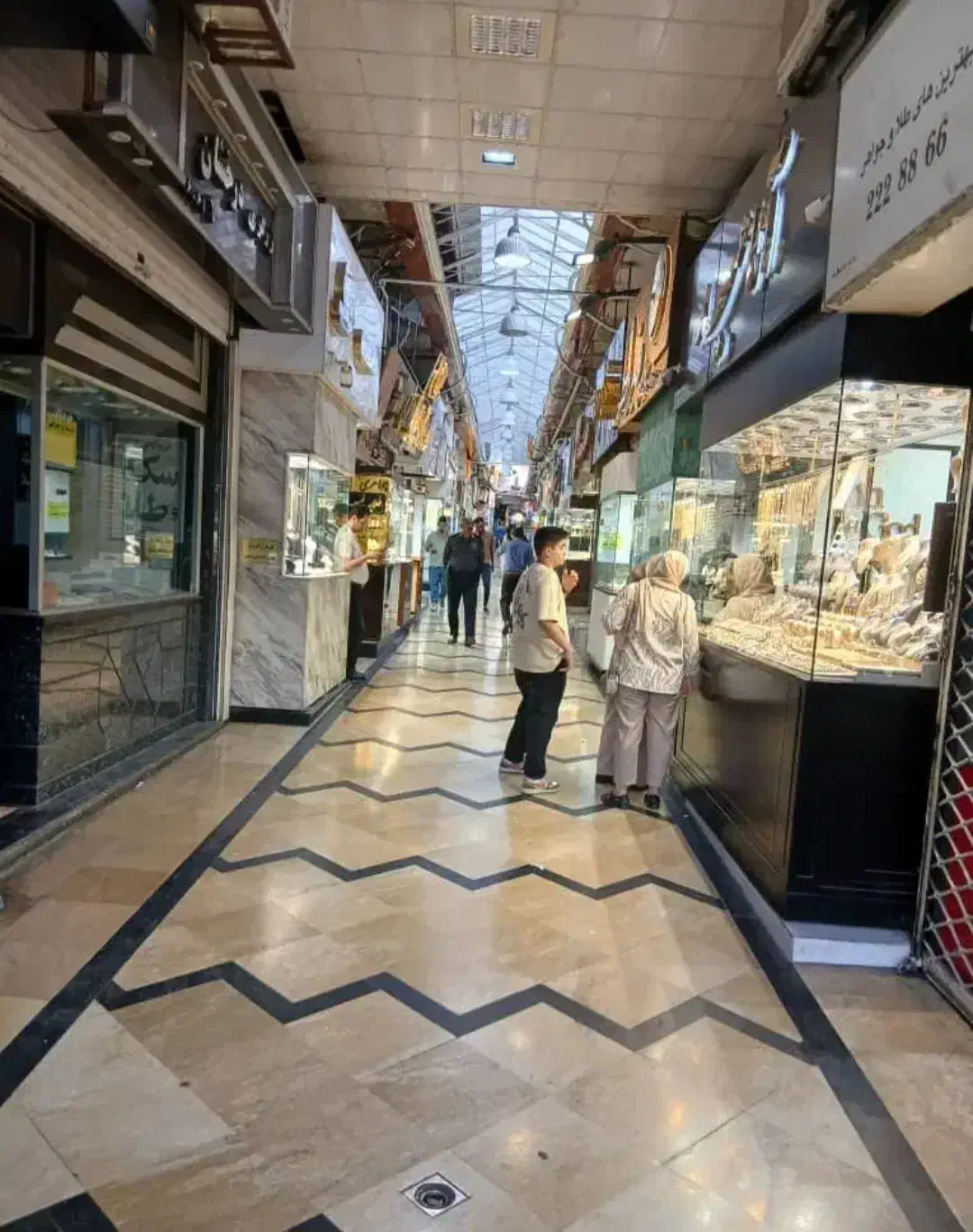 ۱۷متر مغازه حاجی اباد/پاساژ گهر|فروش مغازه و غرفه|رشت, بازار|دیوار