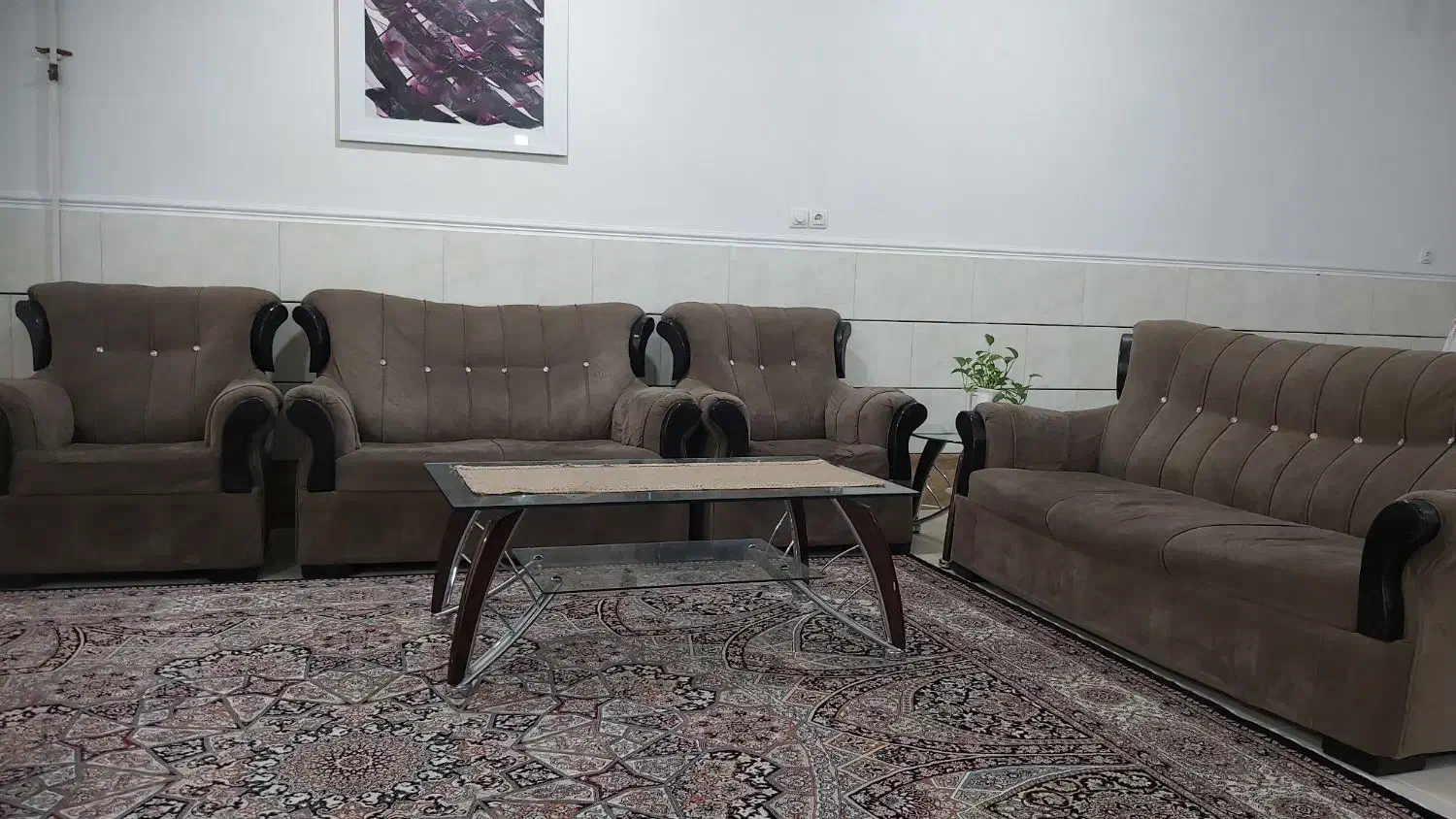 یک دست مبل ۷ نفره و میز وسط و یک عدد گل میز|مبلمان خانگی و میز عسلی|بهبهان, |دیوار